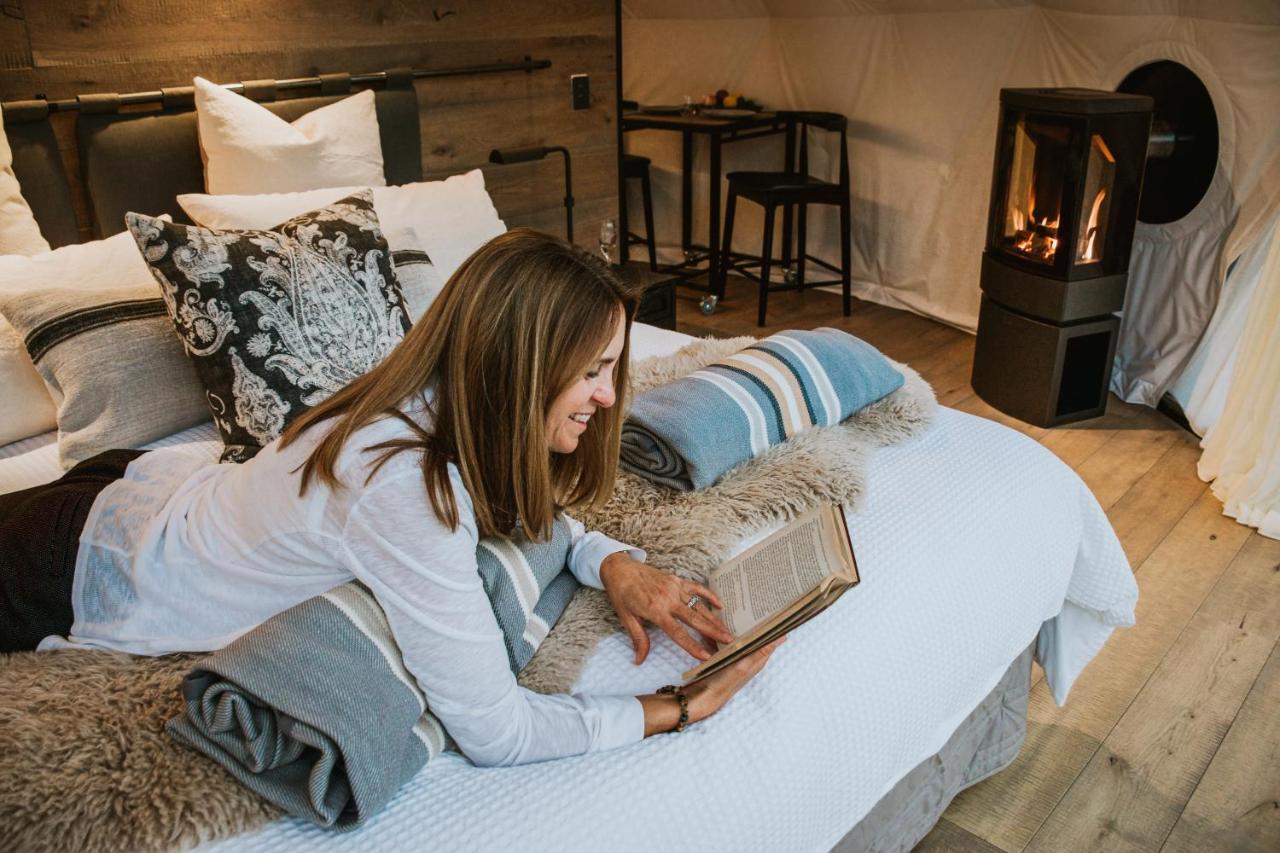 Отель Cross Hill Glamping Лейк-Хавеа Экстерьер фото